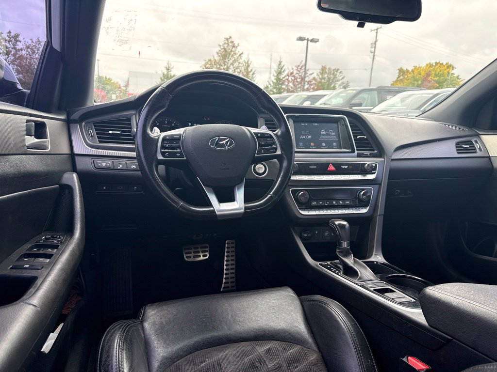 Used 2019 Hyundai Sonata Sport w/ Tech Package 03 FWD image 11