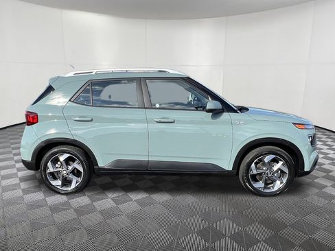 Used 2025 Hyundai Venue SEL image 7