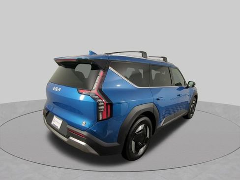 Used 2024 Kia EV9 Wind AWD/4WD image 13