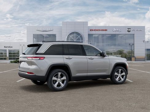 New 2026 Jeep Grand Cherokee Limited AWD/4WD image 4