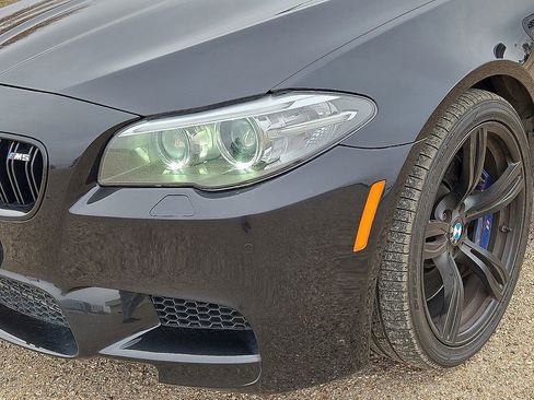 Used 2015 BMW M5 image 9