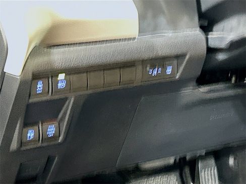 Used 2024 Toyota Sienna XLE image 8