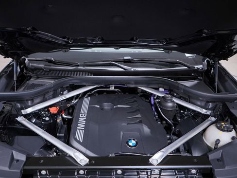 Used 2024 BMW X5 sDrive40i w/ M Sport Package image 24