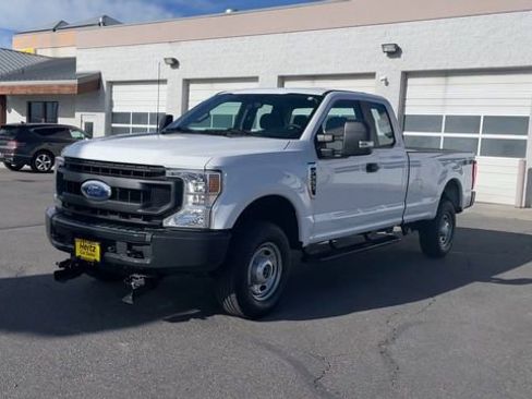 Used 2022 Ford F250 XL w/ Power Equipment Group image 5