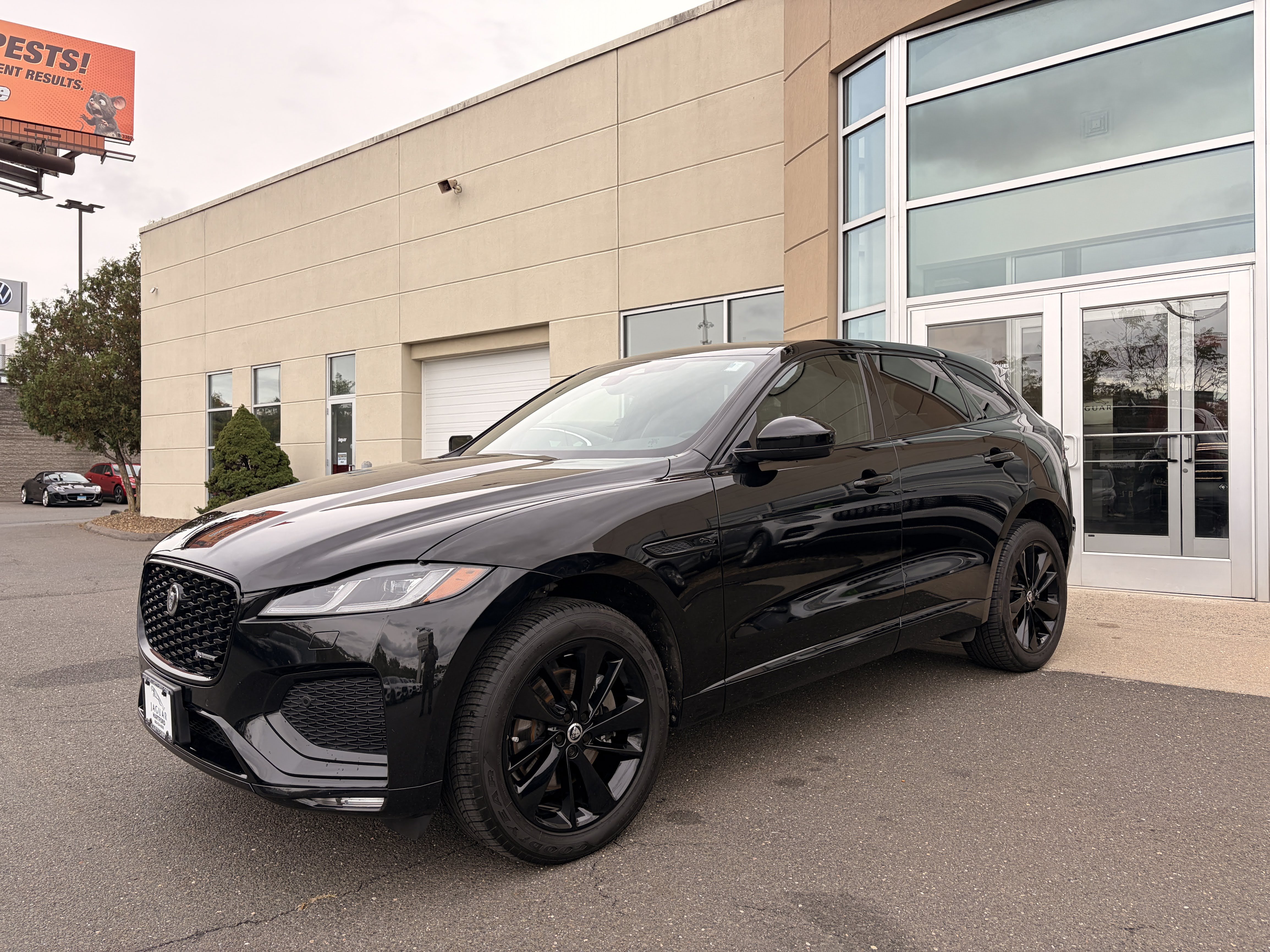 Used 2024 Jaguar F-PACE R-Dynamic S AWD/4WD image 11