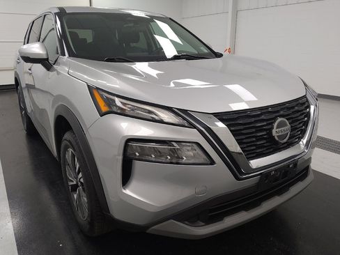 Used 2021 Nissan Rogue SV FWD image 14