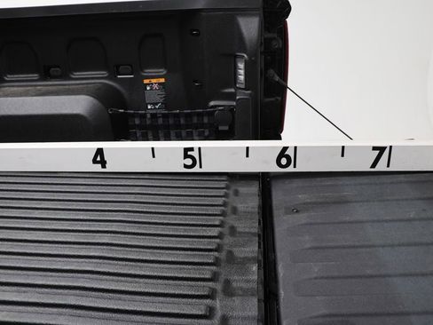 Used 2024 Chevrolet Silverado 1500 LT image 10