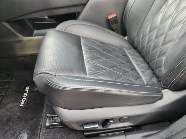 Used 2024 Nissan Rogue Platinum w/ Platinum Premium Package AWD/4WD image 23