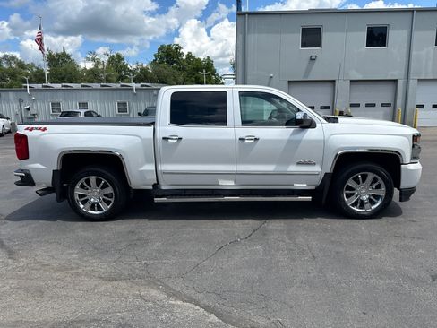 Used 2018 Chevrolet Silverado 1500 High Country AWD/4WD image 2