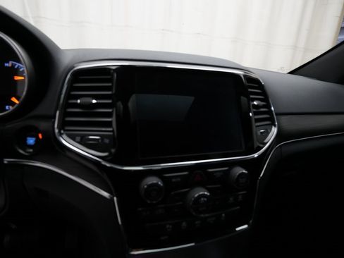 Used 2020 Jeep Grand Cherokee Limited image 6