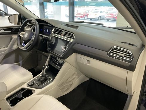 Used 2023 Volkswagen Tiguan SE image 18