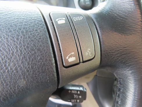 Used 2011 Toyota RAV4 Limited image 16