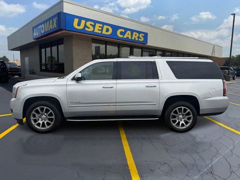 Used 2020 GMC Yukon XL Denali AWD/4WD image 8