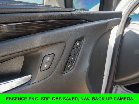 Used 2019 Buick Envision Essence FWD image 18