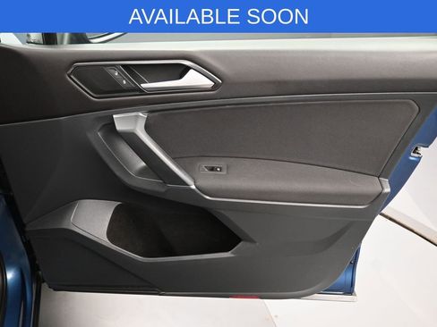 Used 2018 Volkswagen Tiguan S image 34