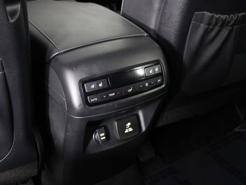 Used 2022 Hyundai Palisade Limited image 22