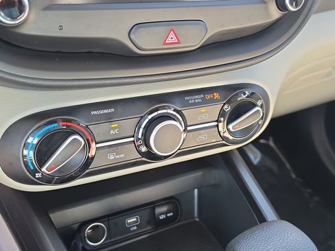 Certified 2025 Kia Soul LX FWD image 23