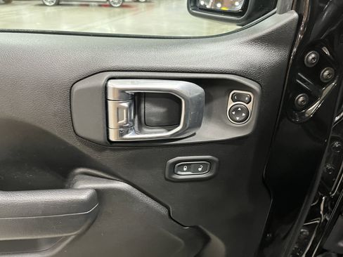 Used 2023 Jeep Wrangler Unlimited image 18