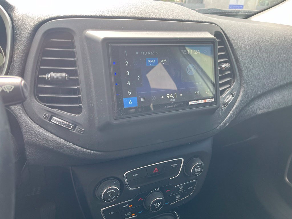 Used 2020 Jeep Compass Latitude AWD/4WD image 12