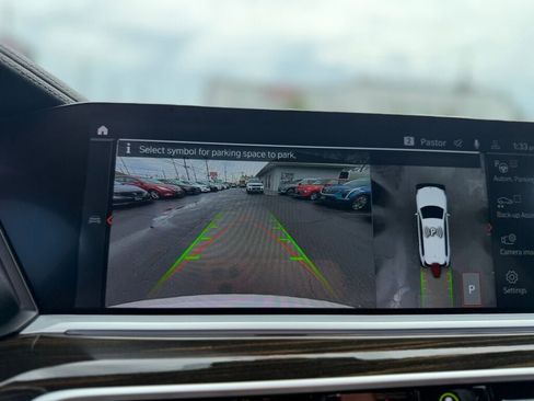 Used 2021 BMW X7 xDrive40i w/ M Sport Package image 17