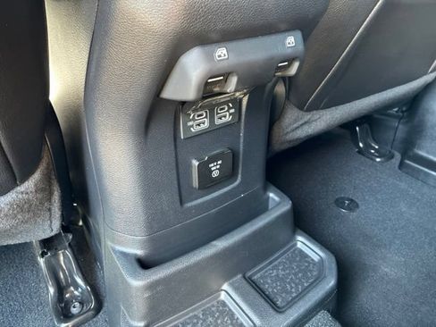 Used 2023 Jeep Wrangler Unlimited Sahara w/ Cold Weather Group AWD/4WD image 13