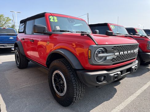 Used 2023 Ford Bronco Badlands w/ Sasquatch Package AWD/4WD image 1