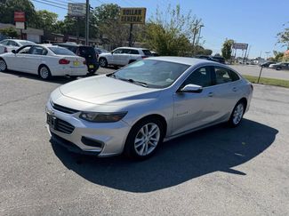 Used 2018 Chevrolet Malibu LT image 1