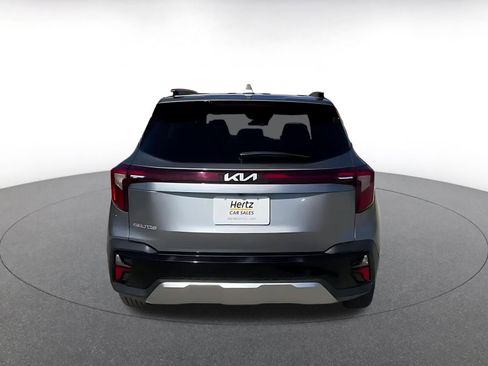 Used 2025 Kia Seltos S image 12