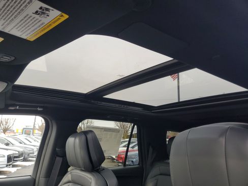 New 2026 Lincoln Navigator Reserve w/ Jet Appearance Package image 11