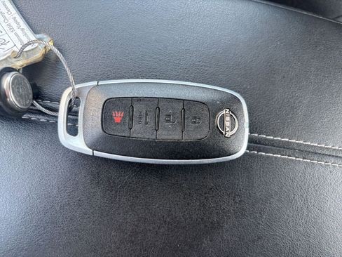 Used 2025 Nissan Sentra SV FWD image 21