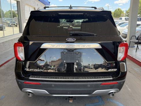 Used 2022 Ford Explorer Platinum w/ Premium Technology Package AWD/4WD image 7