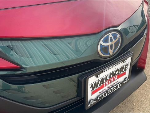 Used 2019 Toyota Prius Prime Premium image 34