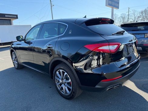 Used 2017 Maserati Levante image 2