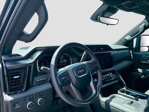 Used 2025 GMC Sierra 2500 AT4X image 12