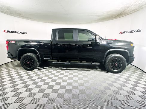 Used 2024 Chevrolet Silverado 2500 LT w/ Midnight Edition image 2