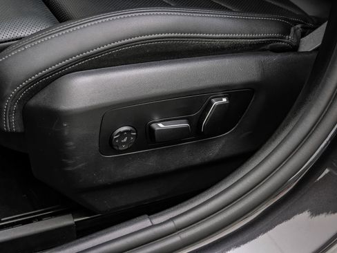 Used 2024 BMW 530i w/ Premium Package image 36