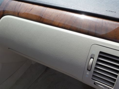 Used 2008 Cadillac DTS image 66