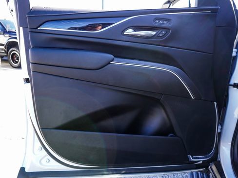Used 2023 Cadillac Escalade V image 23