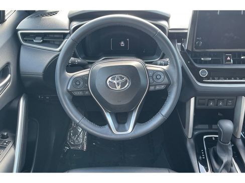 Used 2024 Toyota Corolla Cross XLE w/ Convenience Package image 16
