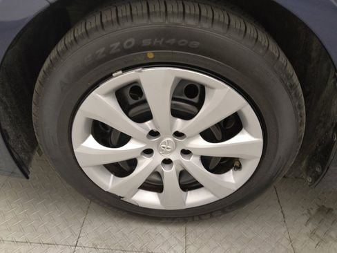 Used 2020 Toyota Corolla LE image 31