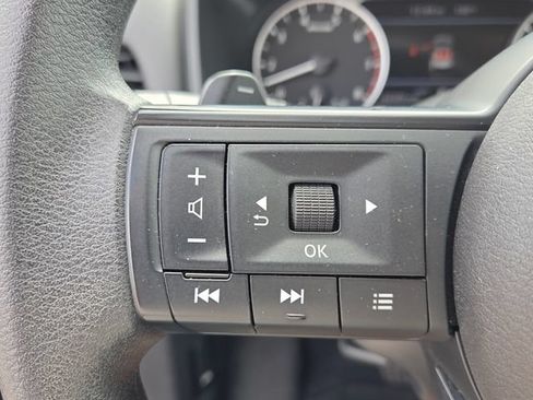 Used 2024 Nissan Rogue S AWD/4WD image 25