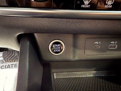 Used 2023 Nissan Rogue SV image 19