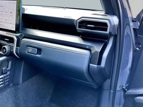 Used 2025 Toyota 4Runner Limited AWD/4WD image 19