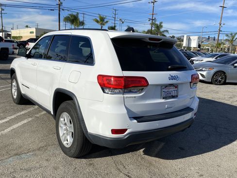 Used 2017 Jeep Grand Cherokee Laredo image 8