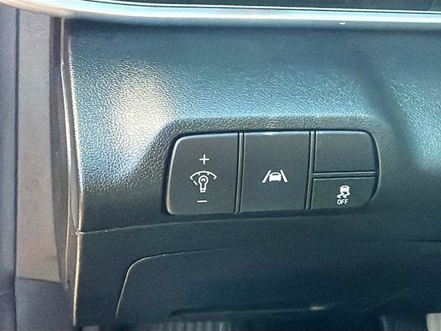 Used 2023 Hyundai Elantra Limited FWD image 10