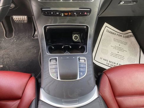 Used 2020 Mercedes-Benz GLC 300 4MATIC image 22