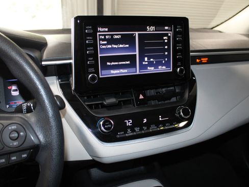 Used 2020 Toyota Corolla LE FWD image 15