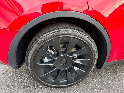 Used 2023 Tesla Model Y AWD image 34