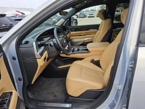 Used 2025 Cadillac Escalade IQ Sport 2 AWD/4WD image 3