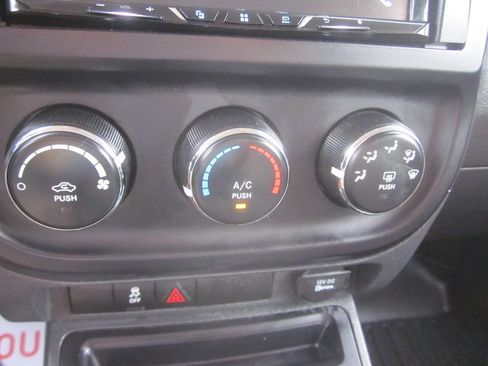 Used 2016 Jeep Patriot Sport FWD image 22